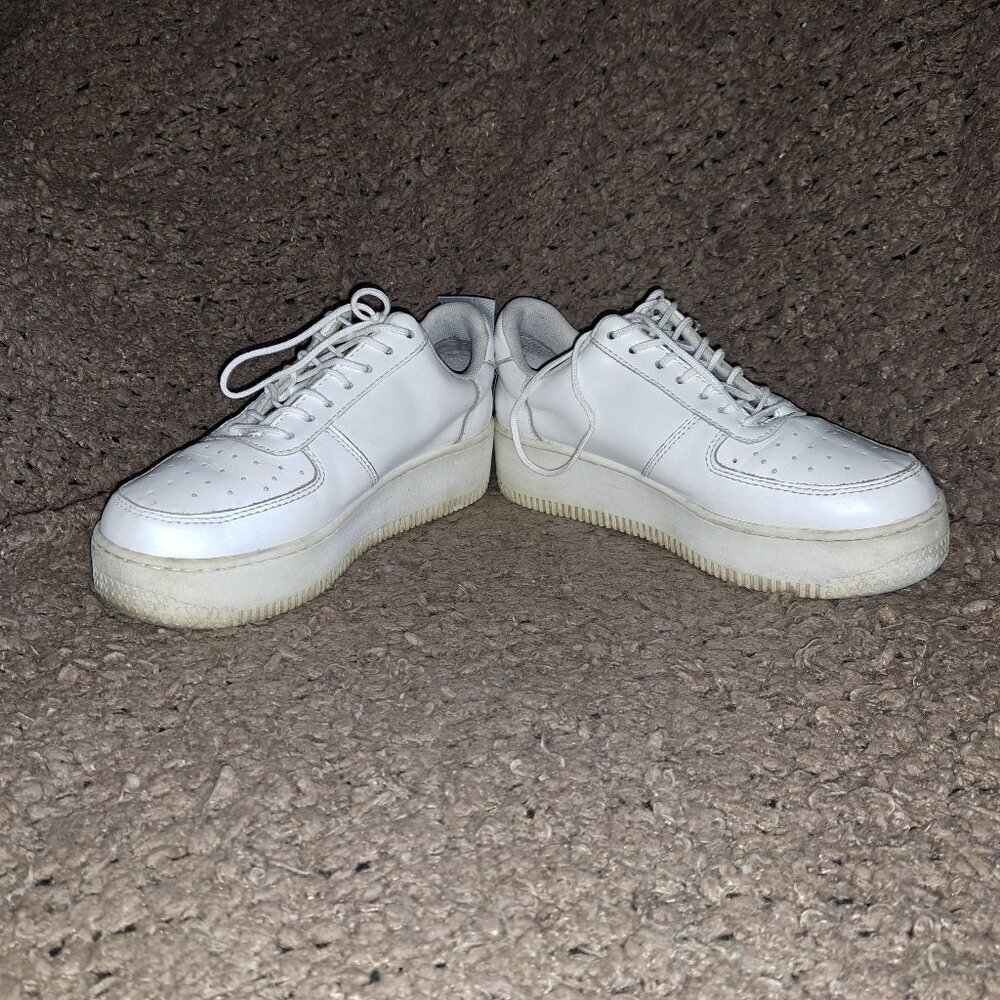 WINDSOR SMITH-Racerr-White Leather-Perforated Toe-Size 8-Excellent